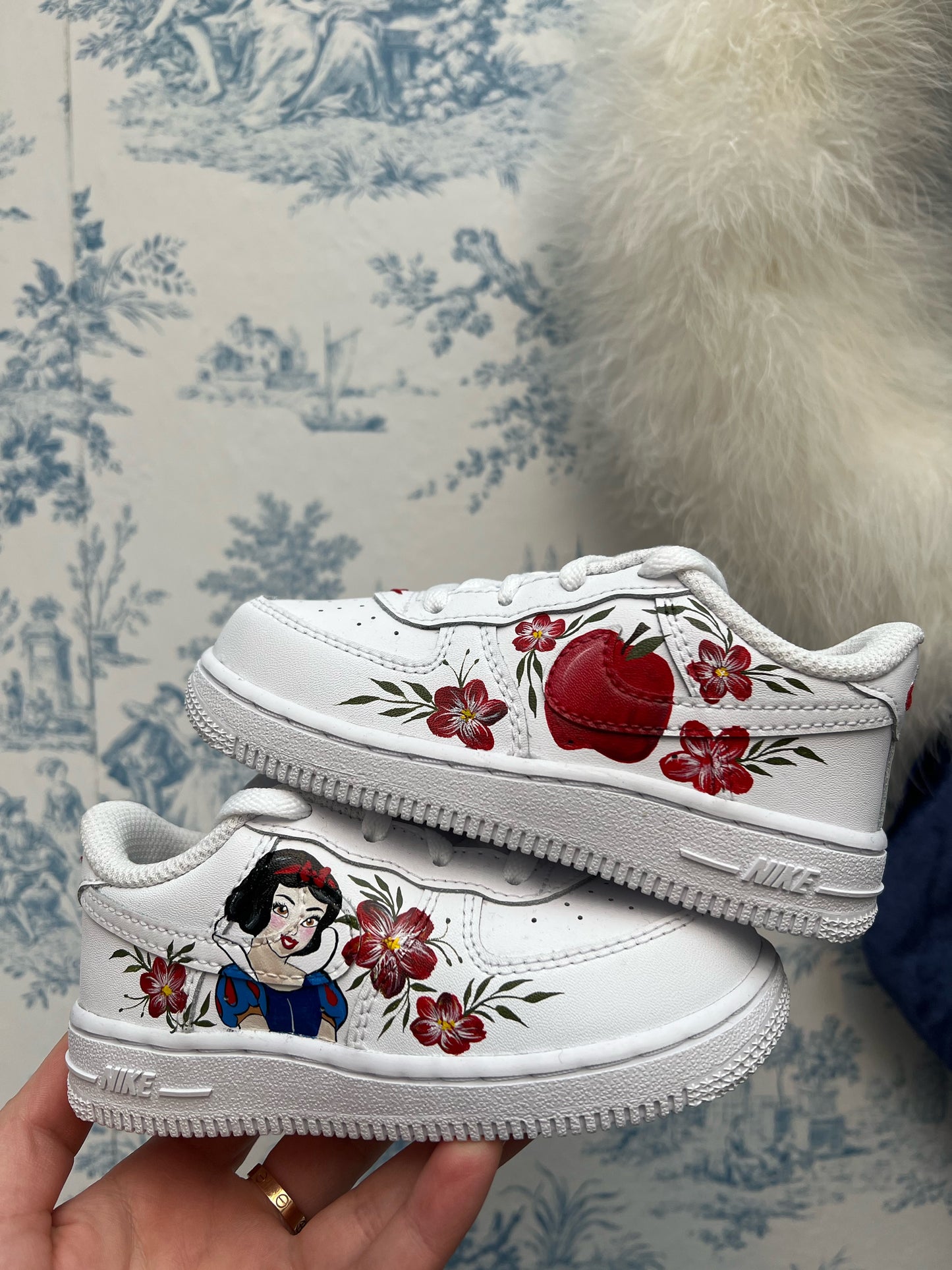 Snow White & apple - AF1